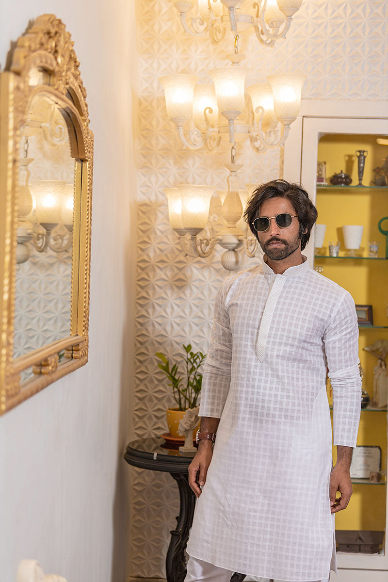 Self Checkered Design Kurta with Neck and Collar Embroidery